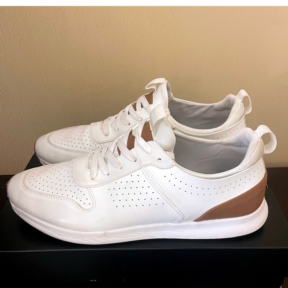 Steve Madden Other - Steve Madden Mens White Tan Perforated Low Top Lifestyle Sneakers Size 11.5M